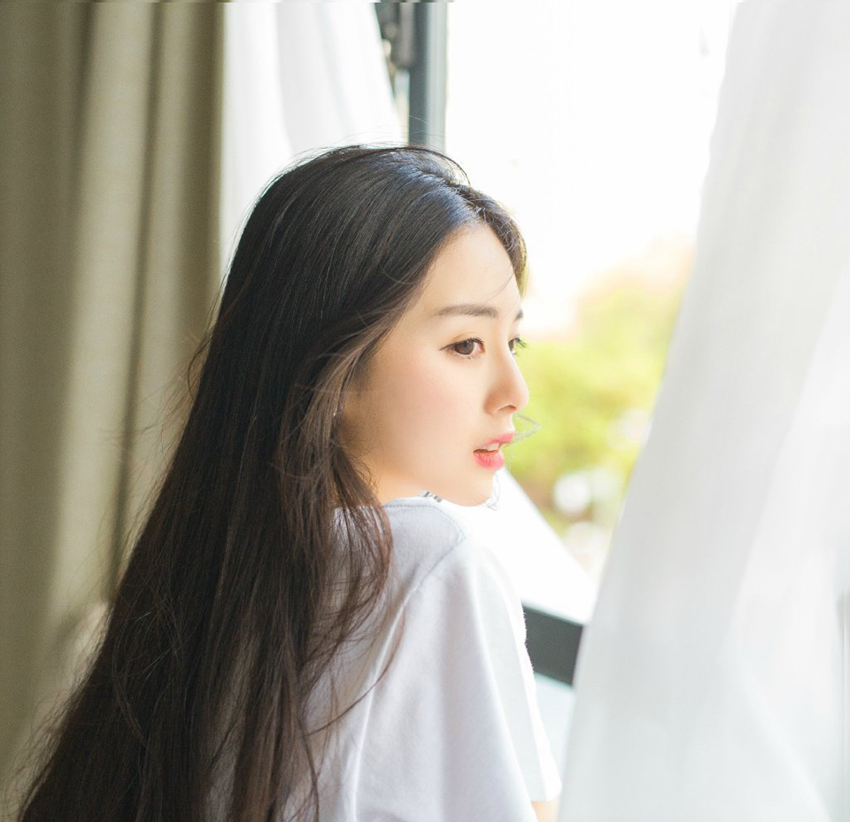 庞统闻言点点头，看向魏延道：“当加紧布防了，以孔明之能，我们恐怕还未赶到江州，江州已经被破，当先巩固好成都周边防御。”